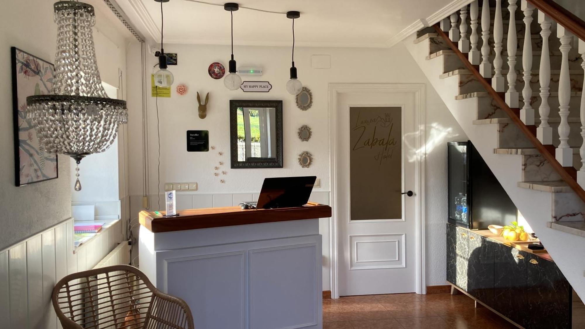 Luarca Zabala Hotel Almuna ภายนอก รูปภาพ